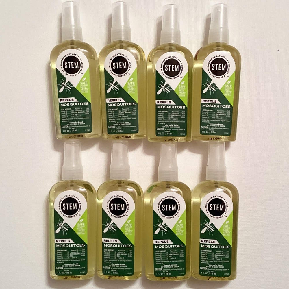 NWT Bundle of 8 Stem Mosquito Repellent Essential Oil Sprays - Buy in Bulk!